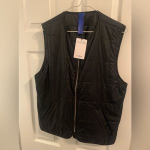 BNWT KIT AND ACE VEST MEDIUM